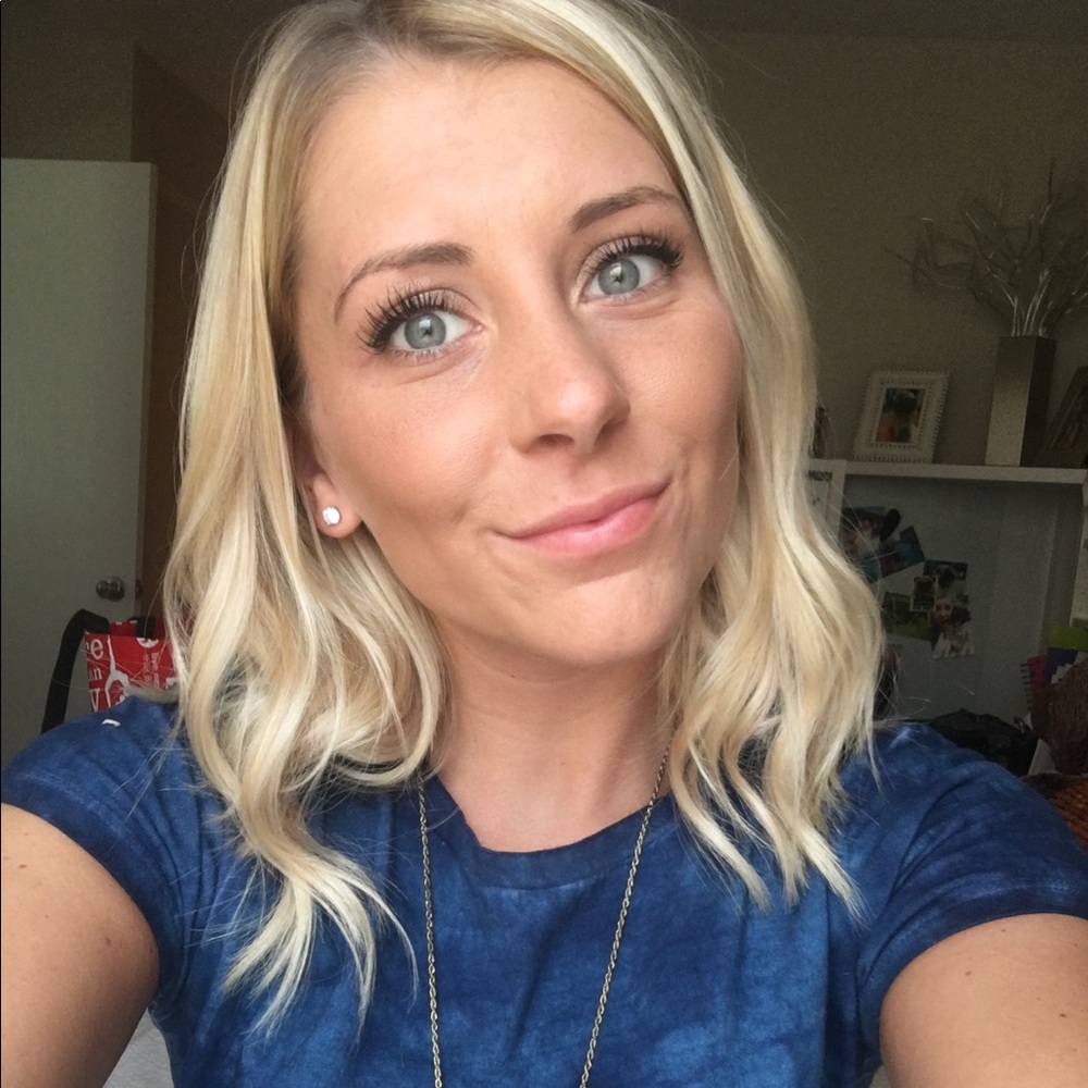 Meet your Posher, Eemily